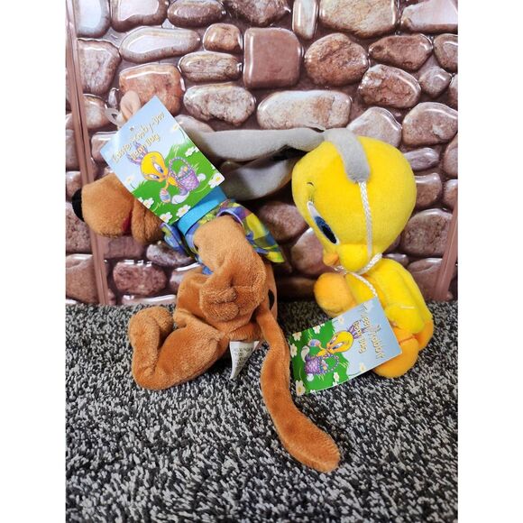 Vintage Easter Tweety Bird and Scooby-Doo  #A91 - Picture 2 of 5